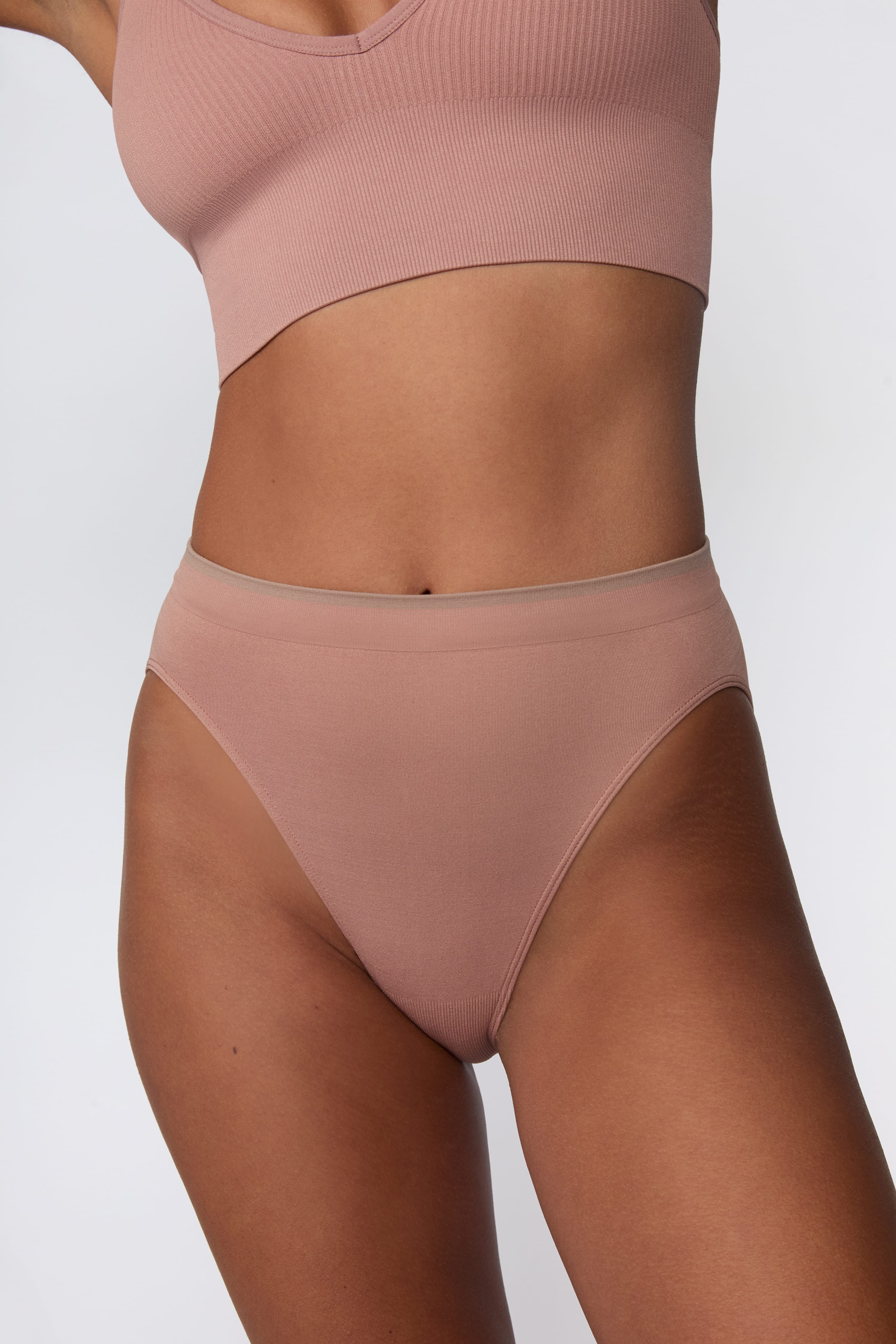 Smooth Seamless Brief - Plum