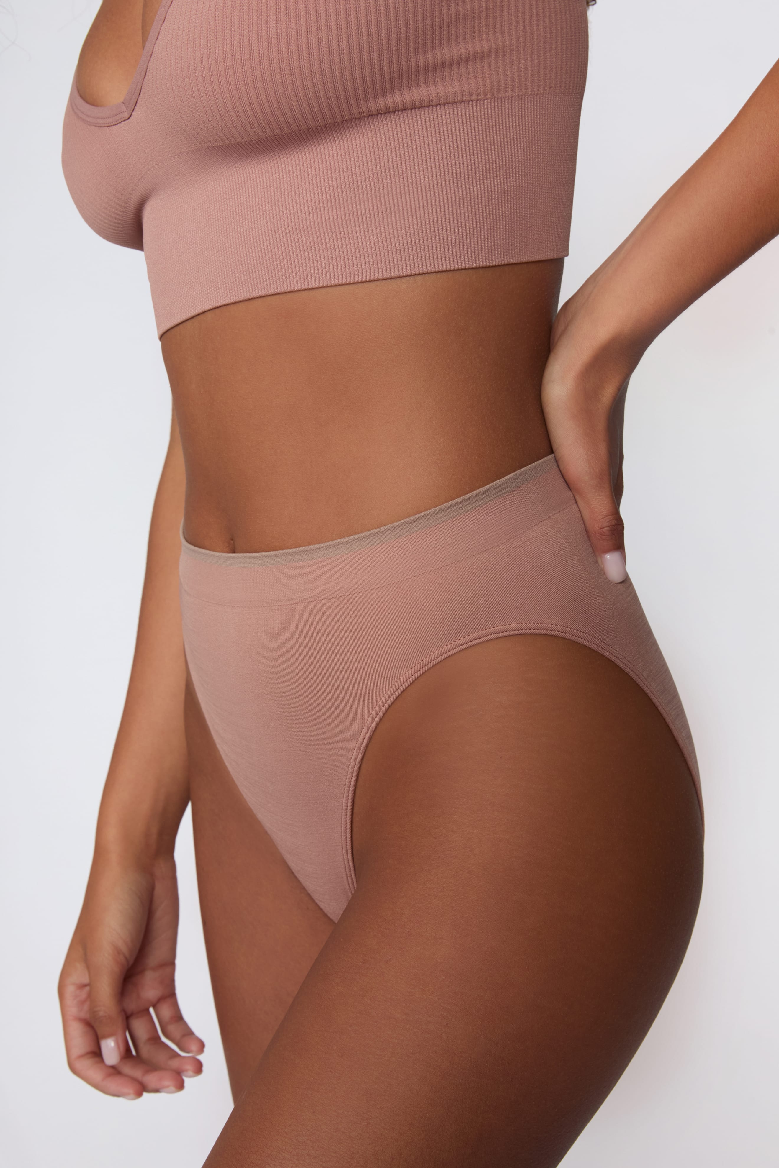 Smooth Seamless Brief - Plum