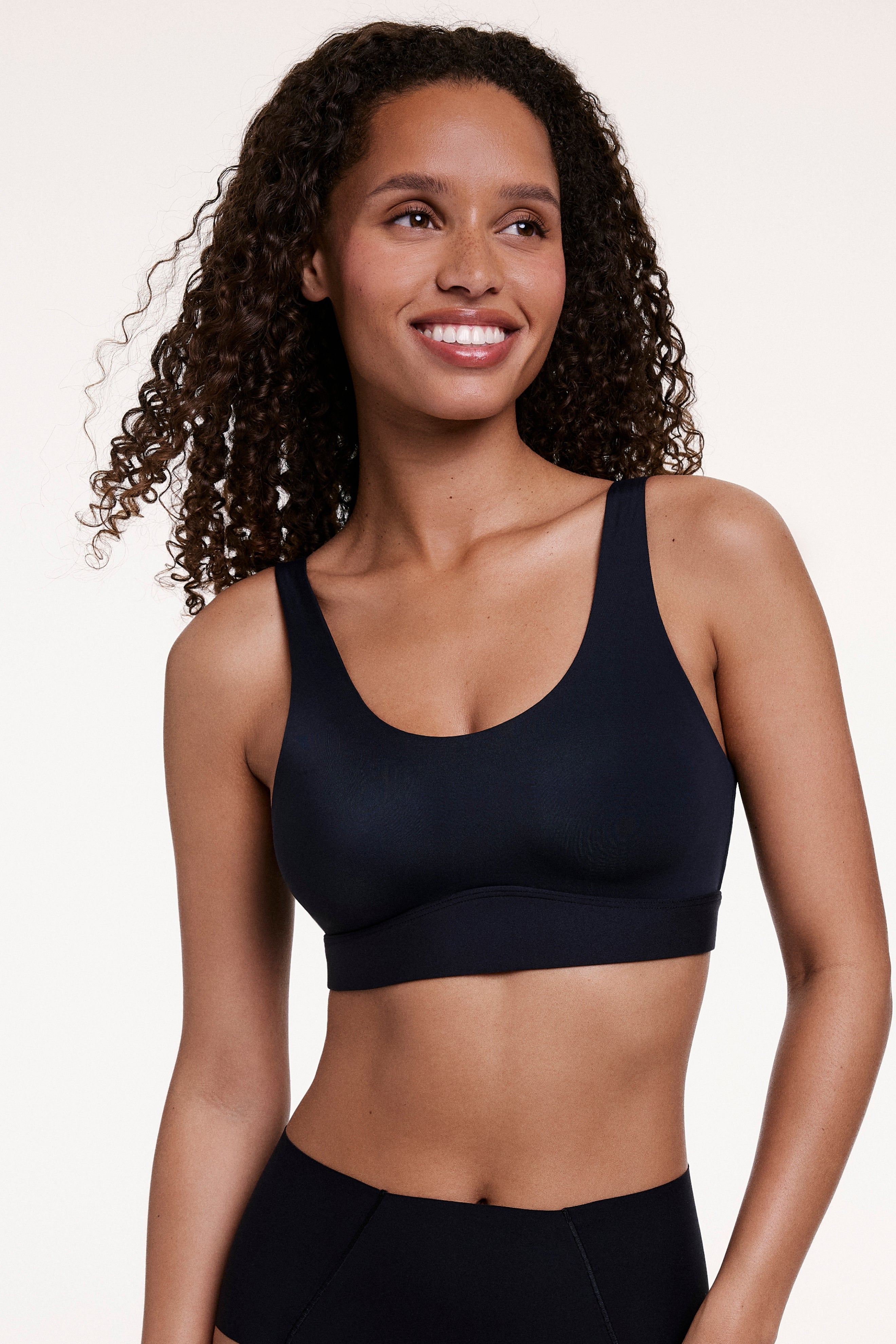 Bliss Scoop Bralette - Black