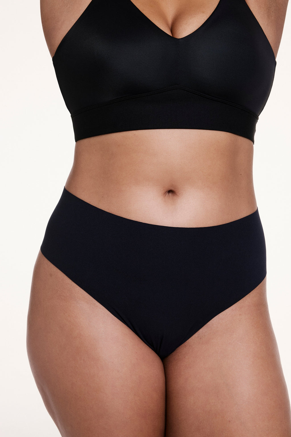Invisible No Show Highwaist Thong - Black
